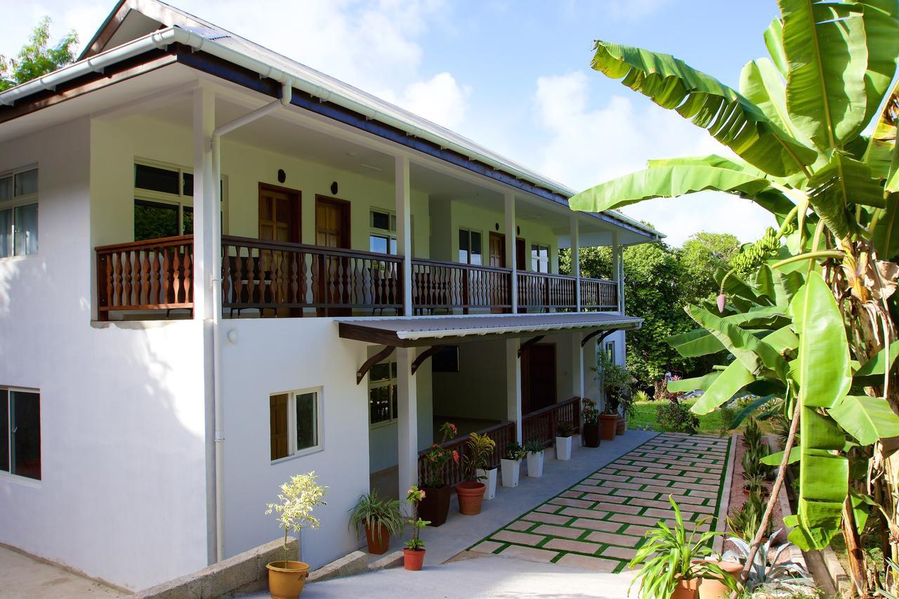 Cote Jardin - Chalets Cote Mer เบเซนต์แอนน์ ภายนอก รูปภาพ